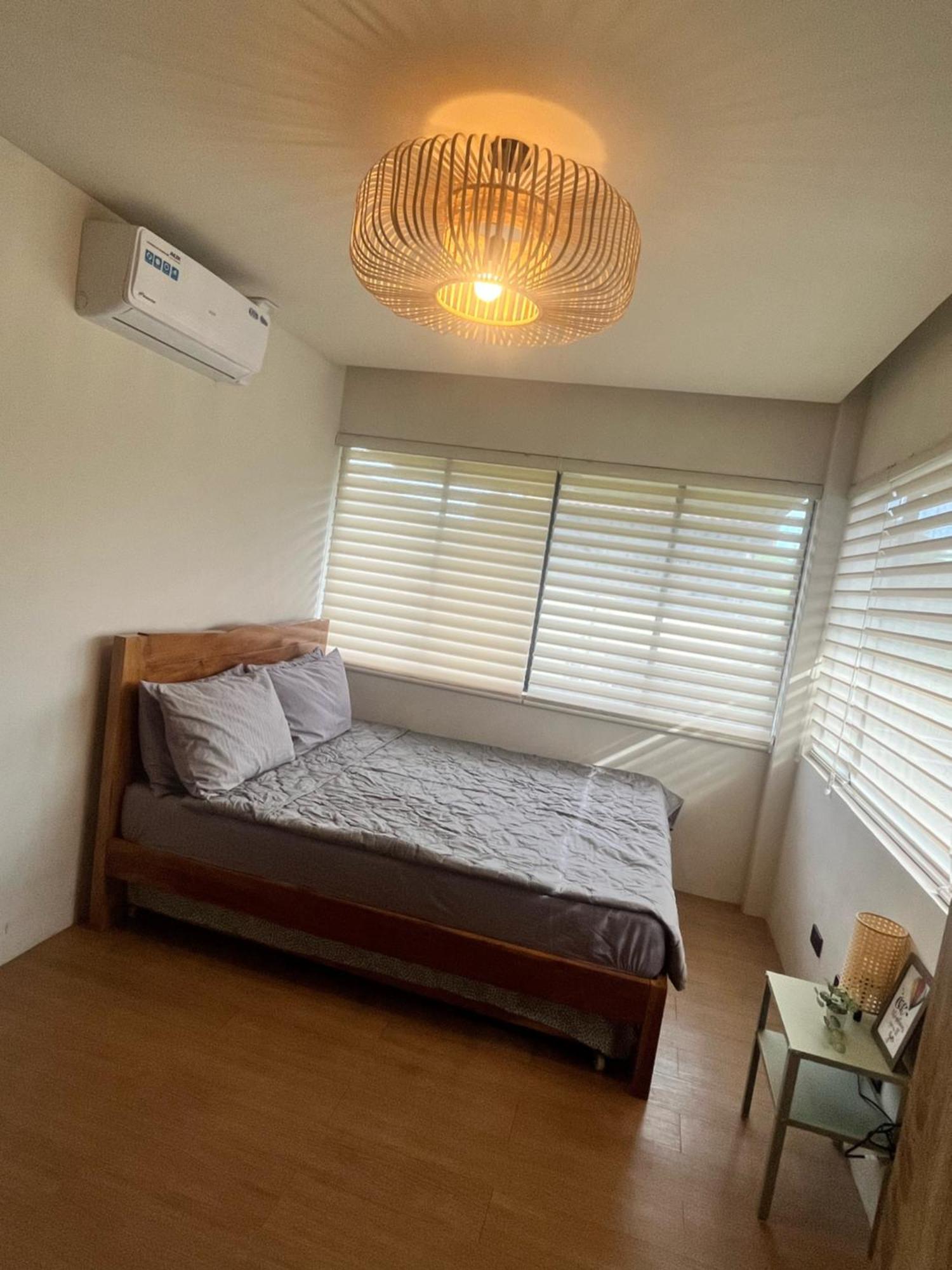 Seafront Residences Vacation Getaway San Juan  Exterior photo